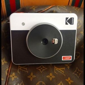Kodak Mini Shot 3 Retro Accessory Bundle 3x3 Instant Camera & Photo Printer NEW